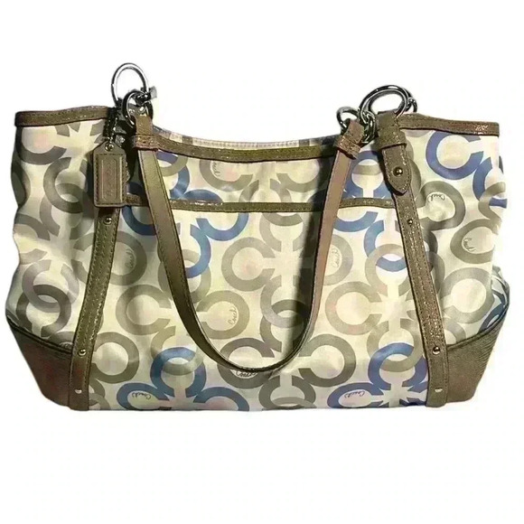 A Coach Alexandria chain link clover hobo bag. - Picture 1 of 11